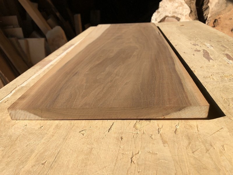 【EK8F】マンソニア 755×265×18㎜ アフリカンブラックウォルナット 一枚板 材料 天然木 無垢材 乾燥材 銘木 材木 木工《銘木登屋》_画像2