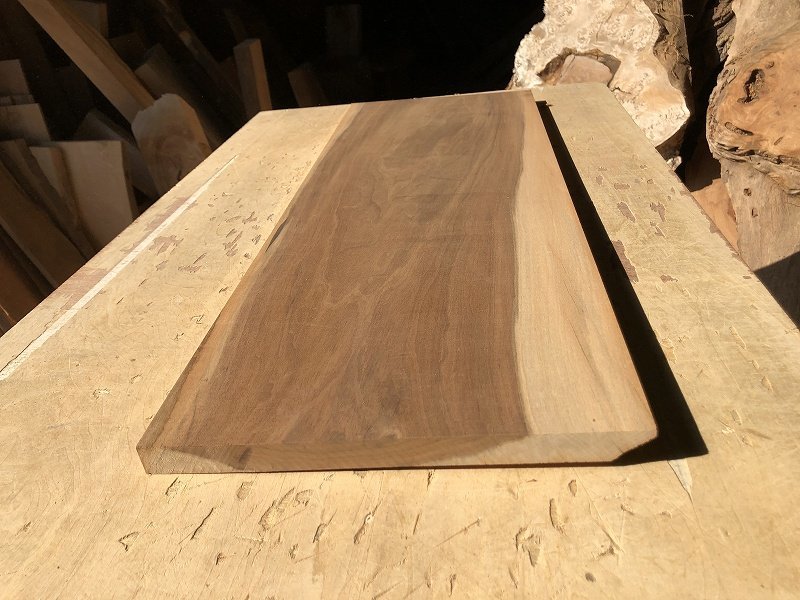 【EK8F】マンソニア 755×265×18㎜ アフリカンブラックウォルナット 一枚板 材料 天然木 無垢材 乾燥材 銘木 材木 木工《銘木登屋》_画像6