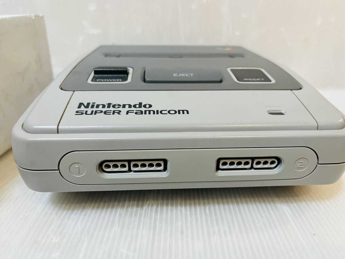 ★おそらく新品未使用　極上美品　スーパーファミコン 本体 後期型 1CHIP SHVC-001 SNES スーファミ　ACアダプタ AVケーブル付　送料無料★_画像10