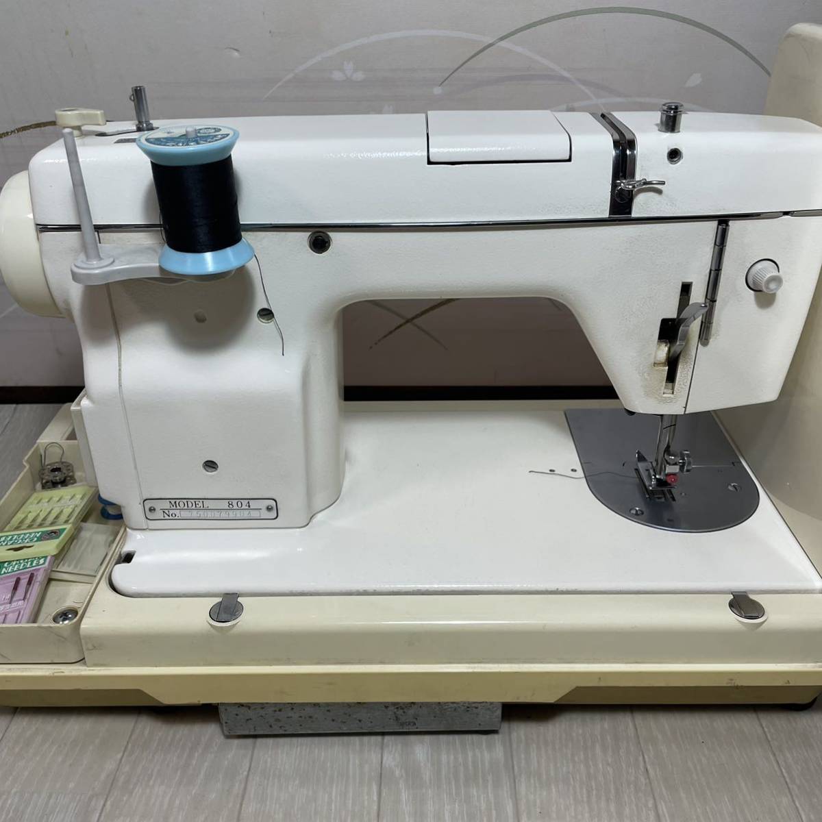 JANOME ジャノメ ミシン MODEL 804 裁縫 手芸/フットペダル付/通電・針動作OK _画像5