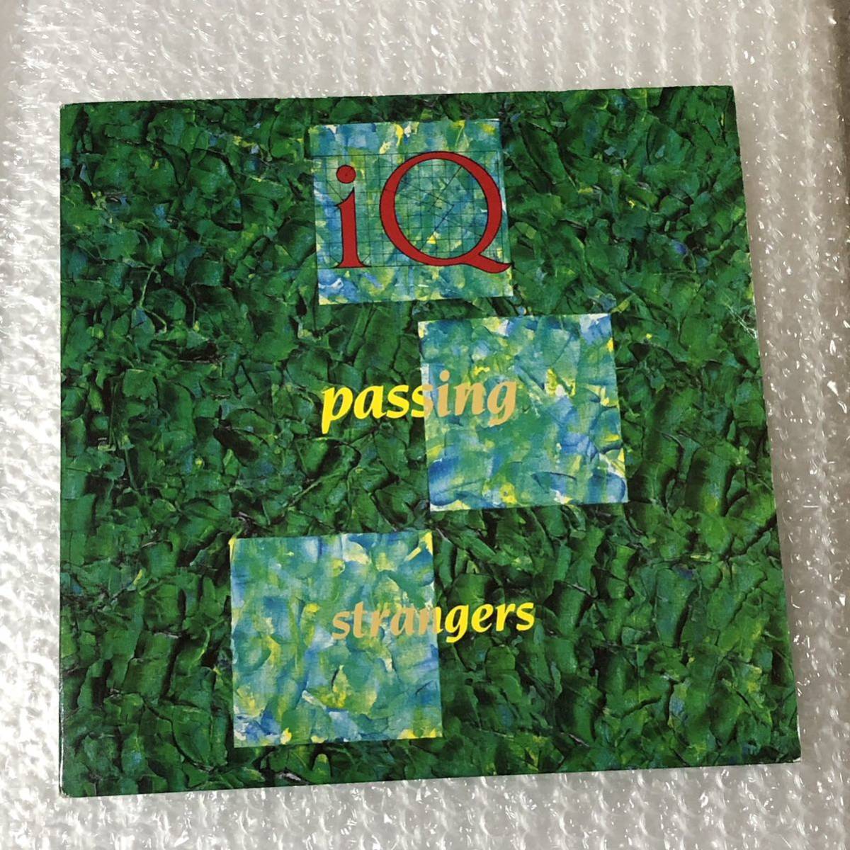 IQ / Passing Strangers UK Orig 7' Single_画像1