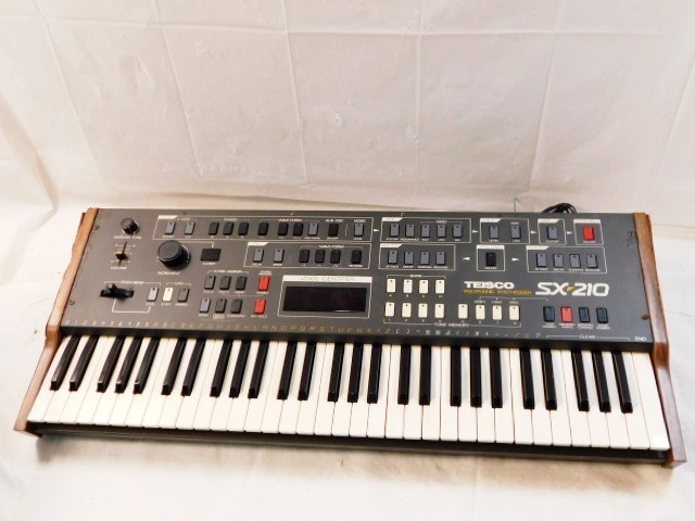 Y705★TEISCO/SX-210/シンセサイザー/POLYPHONIC SYNTHESIZER/61鍵/ジャンク/送料1420円〜_画像1
