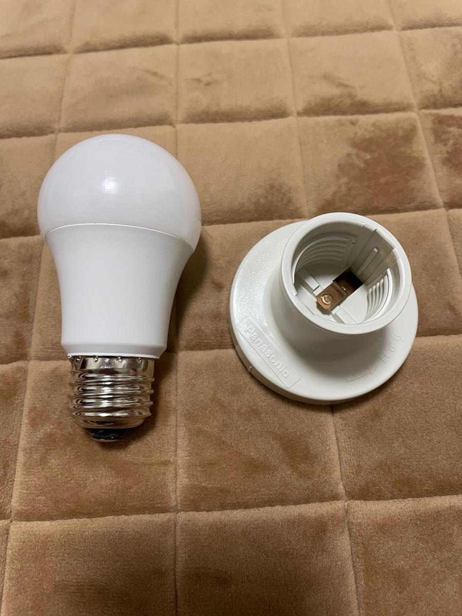 LED電球 E26 広配光 60形 昼白色、パナソニック 引掛レセップキャップ 付