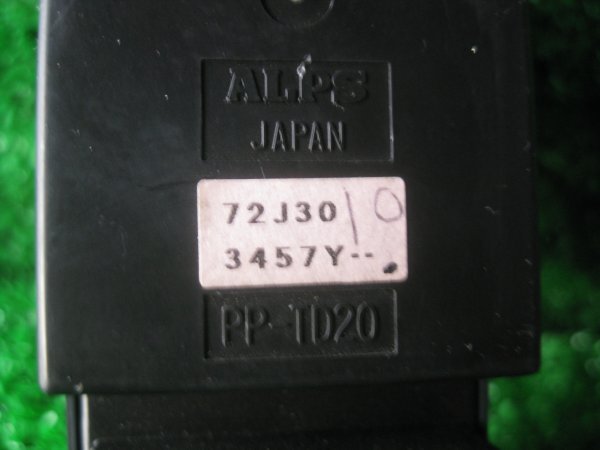 S491　◆ススキ 　セルボ　 『HG21S』 パワーウインドスイッチ 右側　PW◆中古品　運転席側_画像3