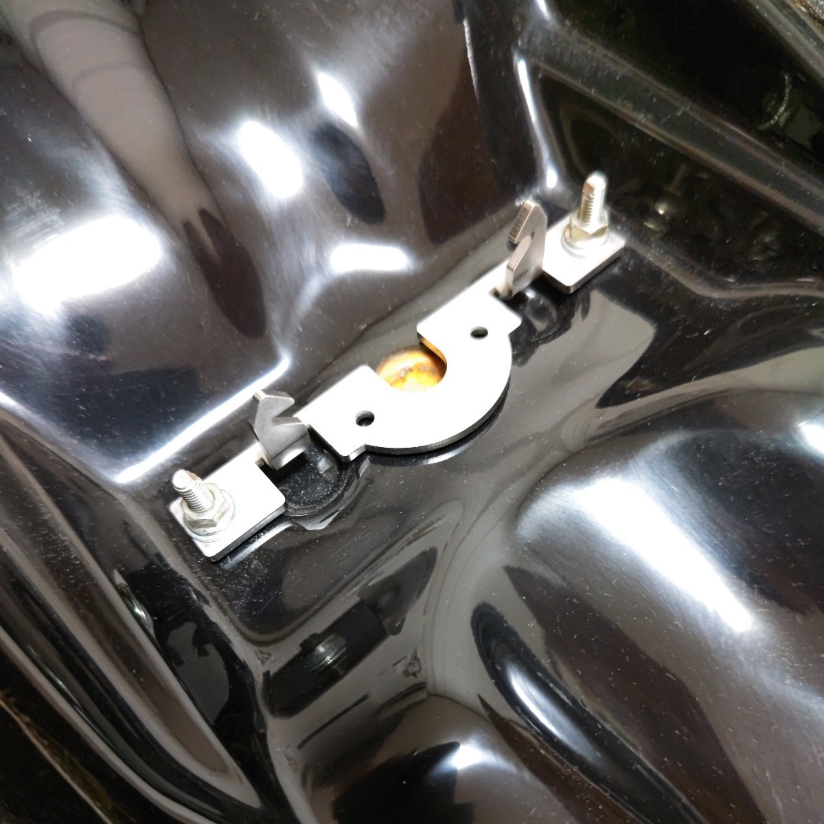 カワサキ W400/W650/W800 シート金具 シートロック シートステー カワサキ W400/W650/W800 シート金具 シートロック シートステー