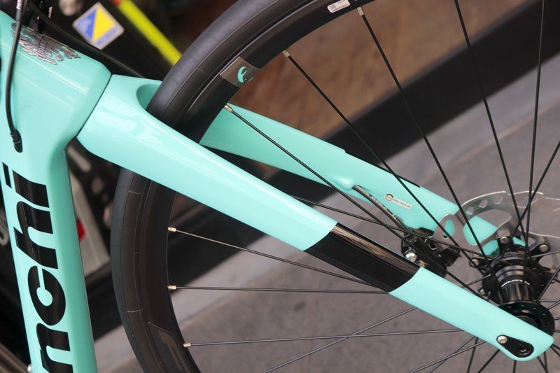 ビアンキ Bianchi インフィニート Infinito XE Disc 2020 50サイズ シマノ 105 カーボン ロードバイク 【東京南麻布店】_画像6