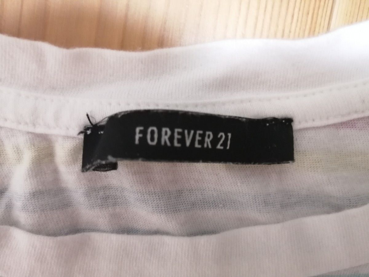Forever21　フォーエバー21　Tシャツ　半袖