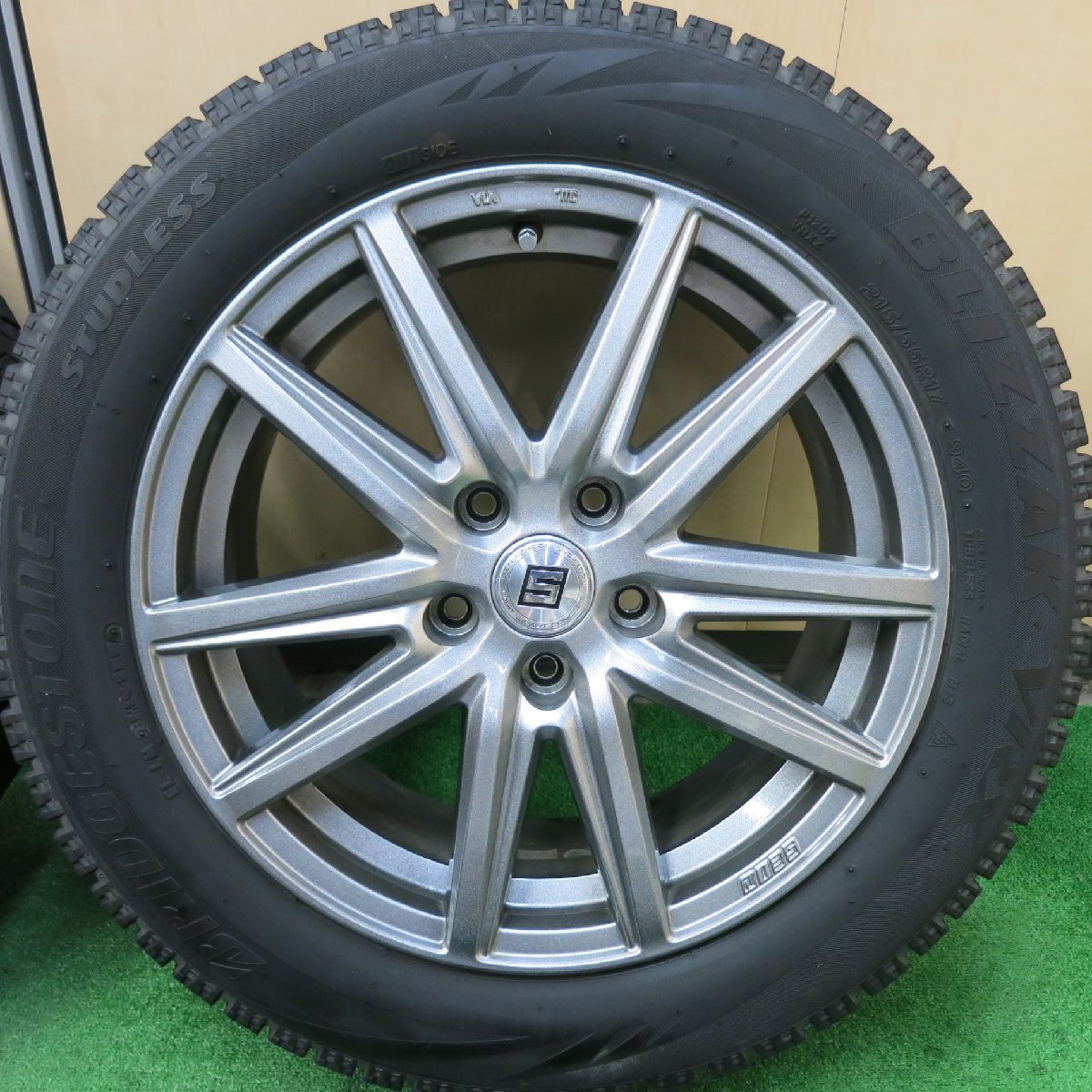 [送料無料]バリ溝！8.5分★スタッドレス 215/55R17 SEIN ブリヂストン ブリザック VRX ザイン 17インチ PCD114.3/5H★3042401ヒス_画像2