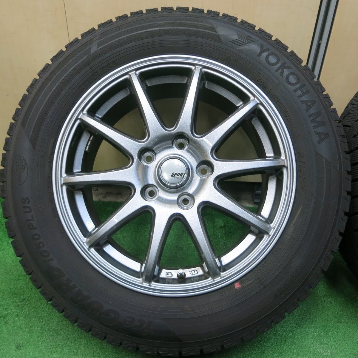 [送料無料]バリ溝！20年！ほぼ10分★スタッドレス 205/65R16 ヨコハマ アイスガード iG50 プラス SPORT ABELIA PCD114.3/5H★3061906イス_画像2