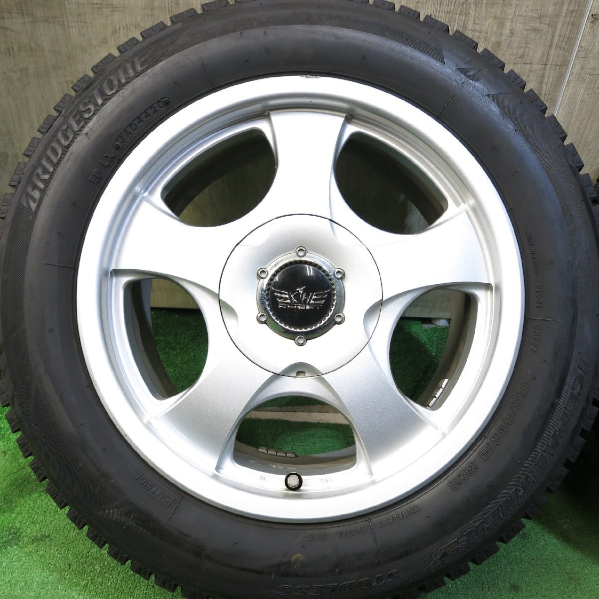 [送料無料]バリ溝！20年！9.5分以上★スタッドレス 185/65R15 ブリヂストン KOSEI PCD100 114.3/5H マルチ★3062010Hス_画像2