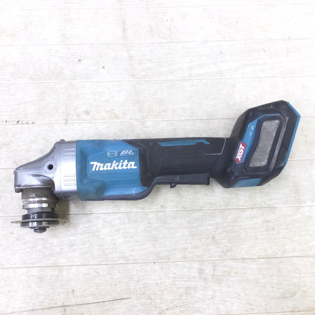 ◆makita マキタ 125mm 充電式ディスクグラインダ GA020G 40V 電動工具 研磨機 本体のみ◆_画像3