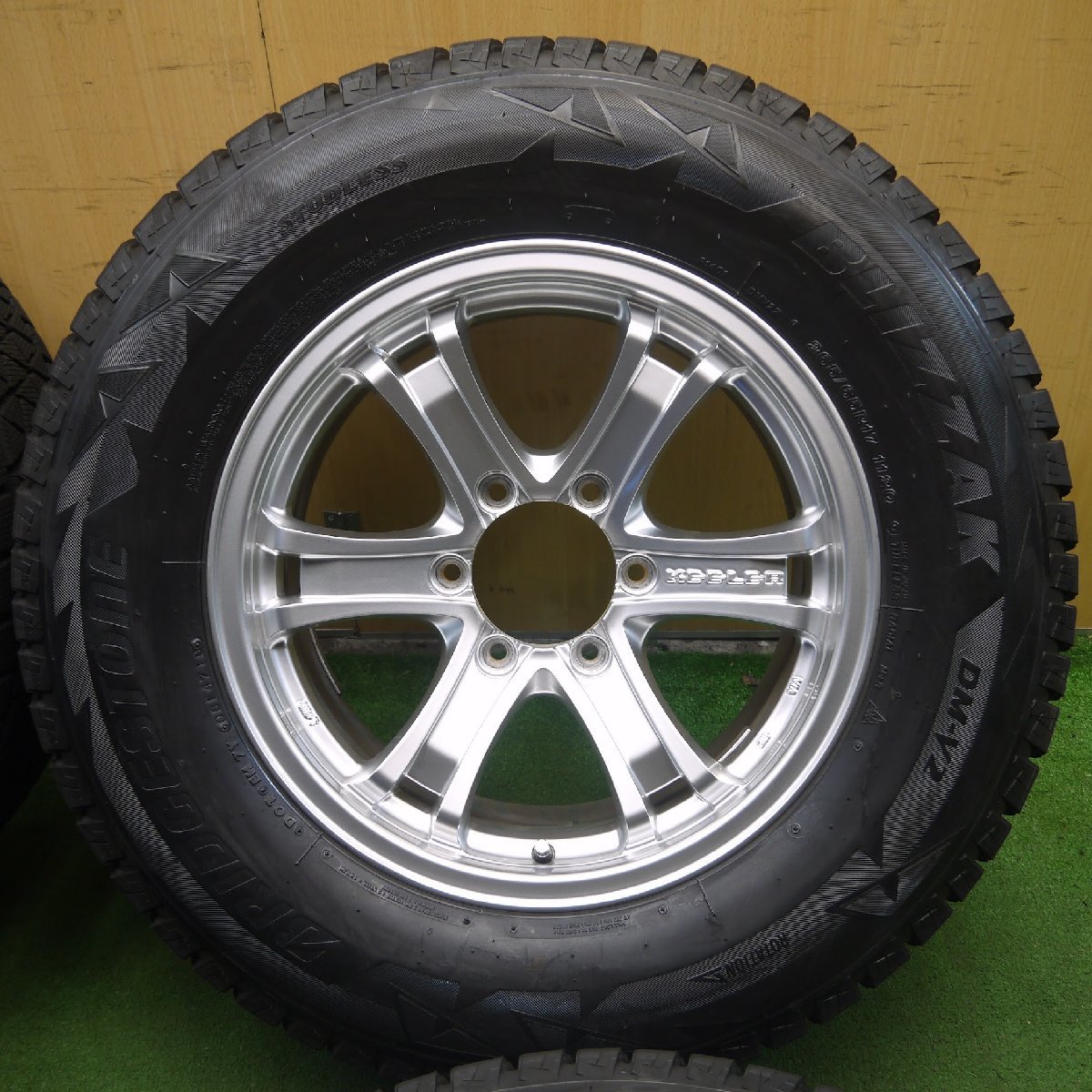 [送料無料]バリ溝！9.5分★KEELER weds スタッドレス 265/65R17 ブリヂストン ブリザック DM-V2 キーラー PCD139.7/6H★3070402クス_画像3