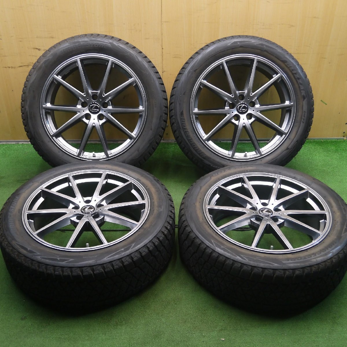 [送料無料]バリ溝！9.5分★レクサス 等 LF SPORT 235/55R20 スタッドレス ブリヂストン ブリザック DM-V2 PCD114.3/5H★3071704KKス_画像1