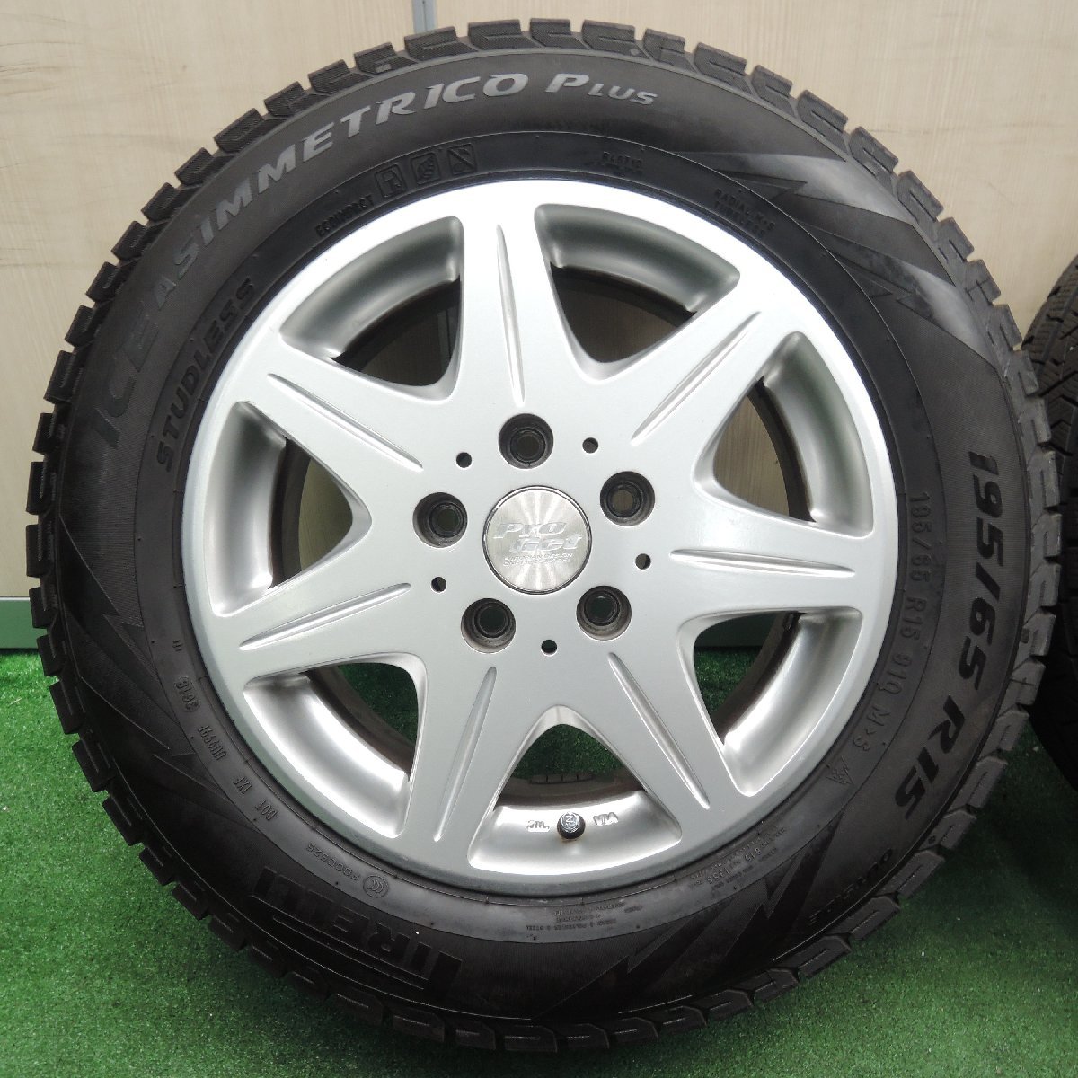 *送料無料*バリ溝！8.5分★スタッドレス 195/65R15 ピレリ アイスアシンメトリコ ProGet EUROPIAN 15インチ PCD114.3/5H★3111301NJス_画像2