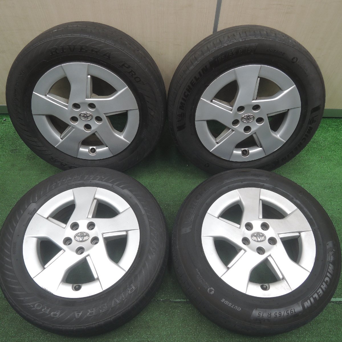 *送料無料*4本価格！19年★トヨタ 30系 プリウス 純正 195/65R15 ミシュラン エナジーセイバー4 15インチ PCD100/5H★3111809HAノの画像1