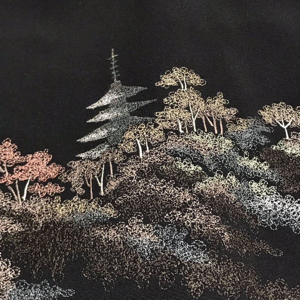 コート]羽織 美品 正絹 黒地 刺繍 森林模様 袷 リサイクル着物 kimono
