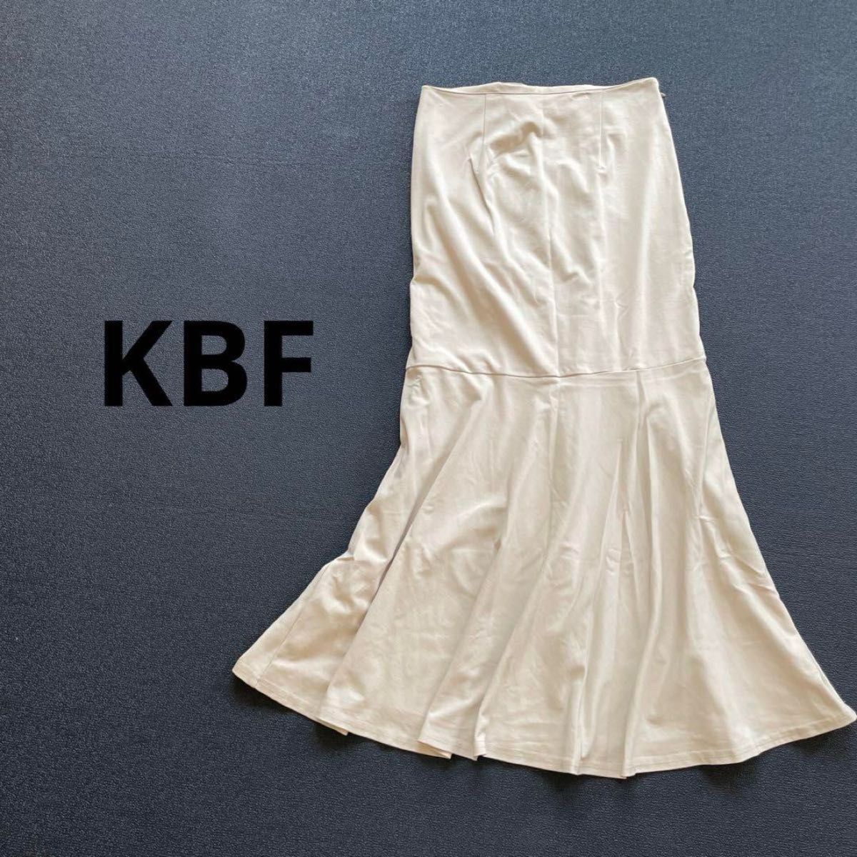 KBF マーメイドラインカットスカート ライトベージュ