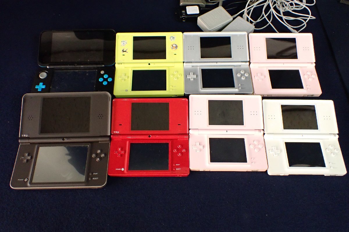 ★110203 動作未確認 NINTENDO DS LL Lite 3DS 任天堂 本体 充電器 色々 まとめて ジャンク ★_画像2