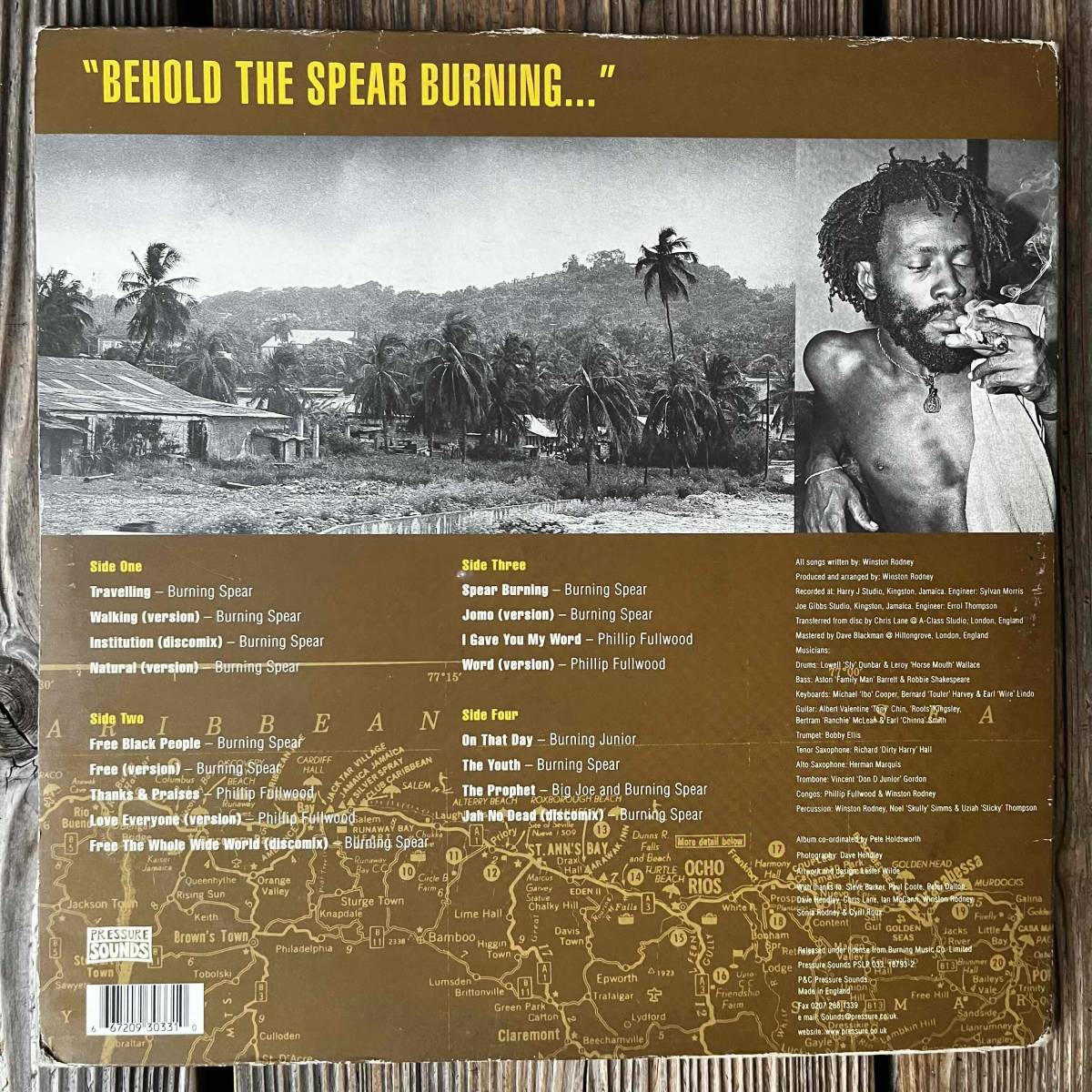 ★レアシングル音源集！映画ではアカペラだった「Jah No Dead」Discomix収録！【Burning Spear - Spear Burning】2枚組LP Pressure Sounds_画像2