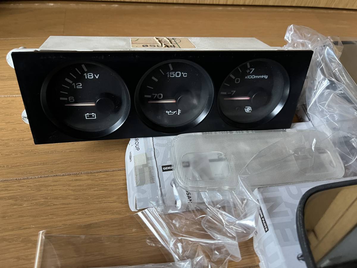日産　スカイライン　R32　GT-R　BNR32　ドアミラー2枚　室内灯レンズ1枚　マップレンズ1枚　3連メーター1個_画像3