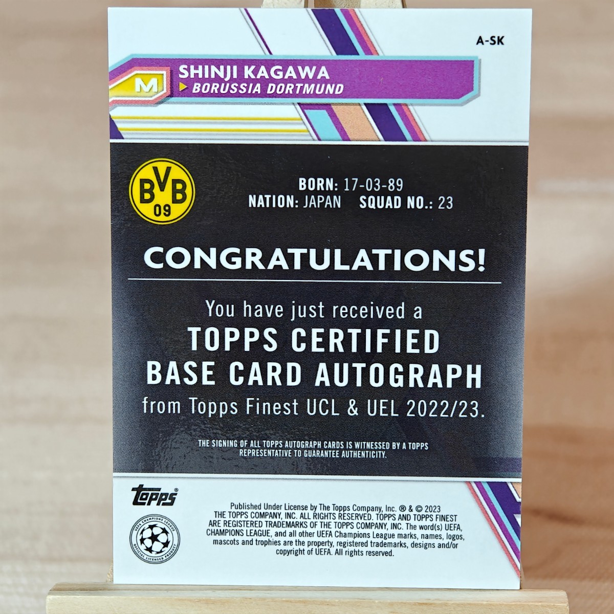 99枚限定 香川真司 2022-23 Topps Finest UEFA Champions Shinji Kagawa auto Borussia Dortmund 直筆サインカード 37/99_画像2