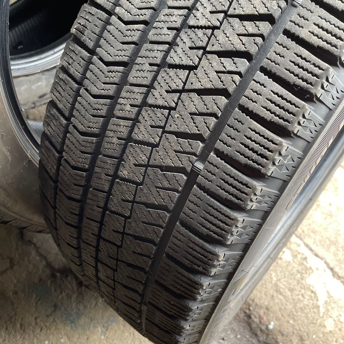 ブリヂストンVRX2 235/50R18 4本セット　19年式　エルグランド等_画像5