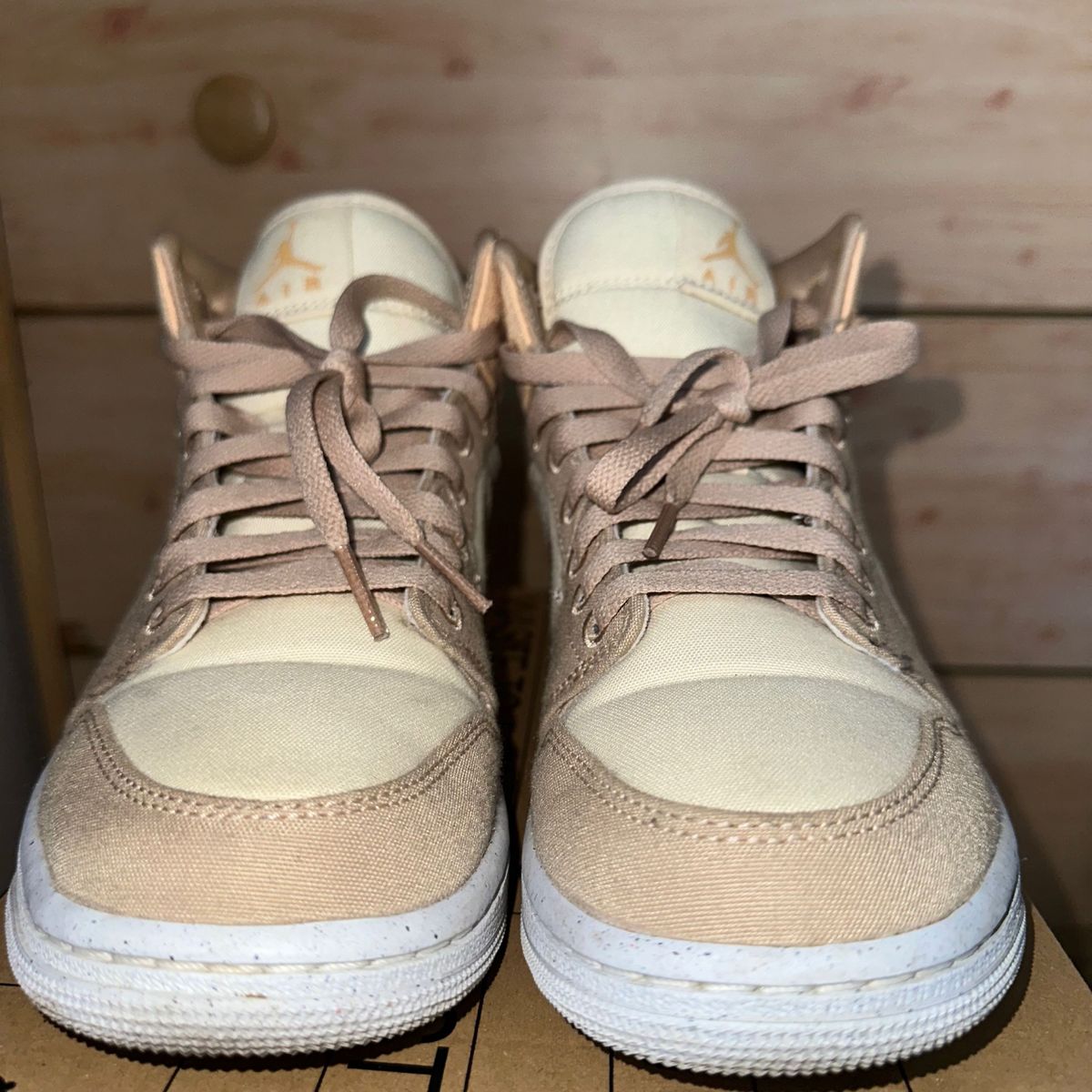 WMNS AIR JORDAN 1 MID SE DV0427-102 【箱あり/タグ無し WMNS AIR JORDAN 1 MID SE DV0427-102 【箱あり/タグ無し