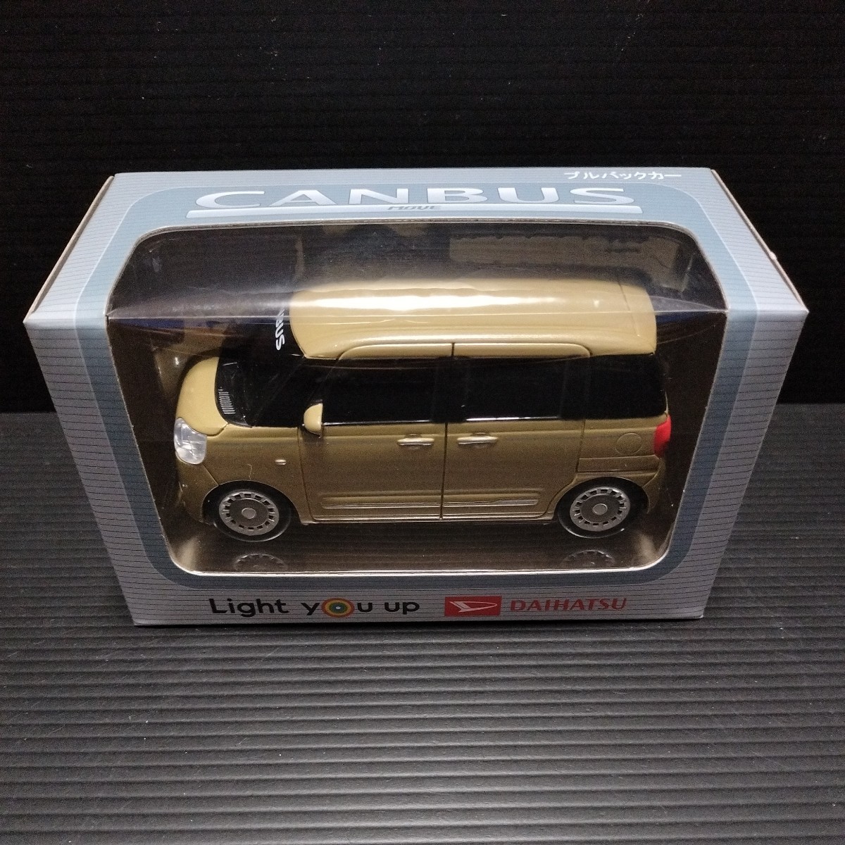 ● プルバックカー「DAIHATSU　ムーヴキャンバス」ダイハツ　CANBUS　ミニカー　ベージュ系　プルバック_画像1