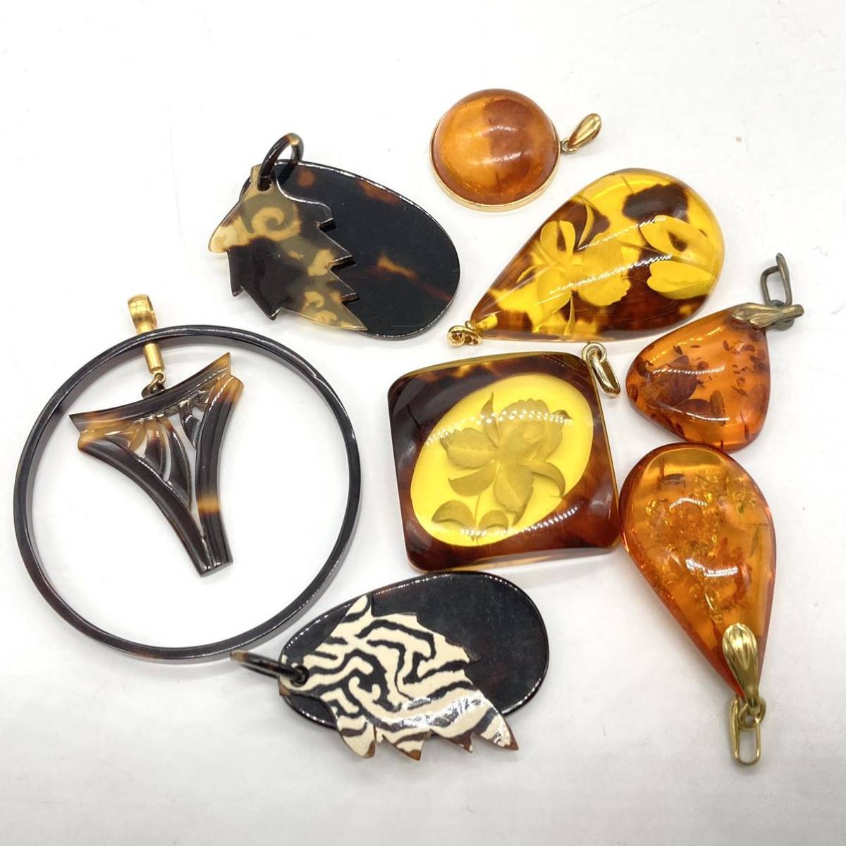 ■琥珀・鼈甲ペンダントトップ15点おまとめ■n約68g コハク こはく アンバー べっ甲 amber pendant accessory jewelry CE0_画像2