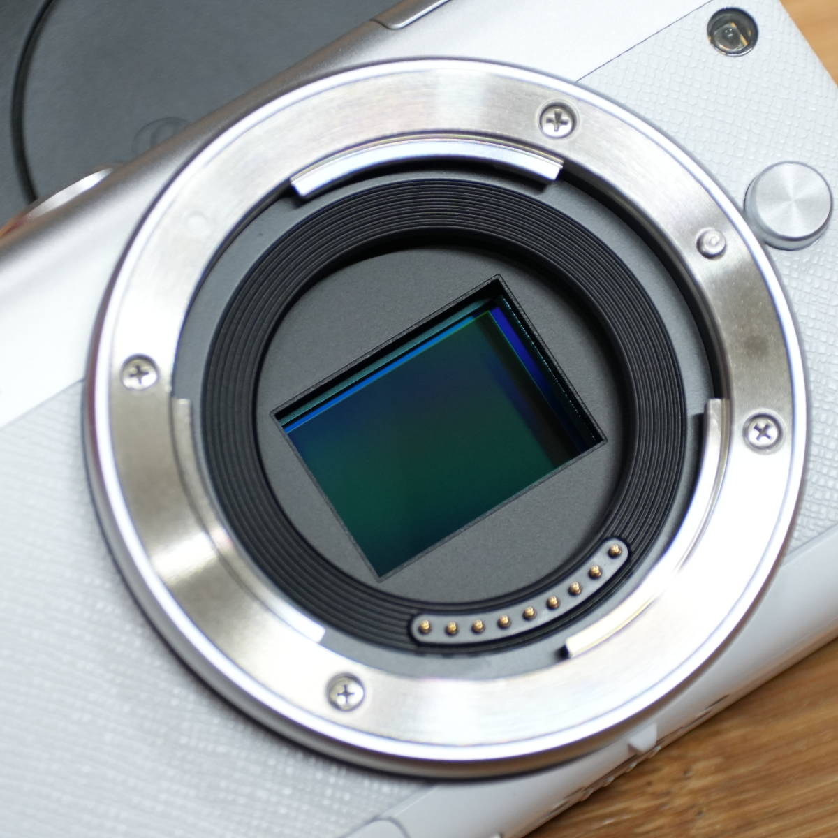 Canon EOS M200 ホワイトボディ 美品 撮影枚数233枚のみ メーカー保証残り有り_画像7