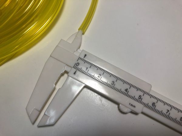 ◇ 1ｍ 耐油 燃料ホース 草刈機 刈払機 エンジン用 汎用 硬質タイプ / 外径 5mm 内径 3mm / 黄色 新品_画像4