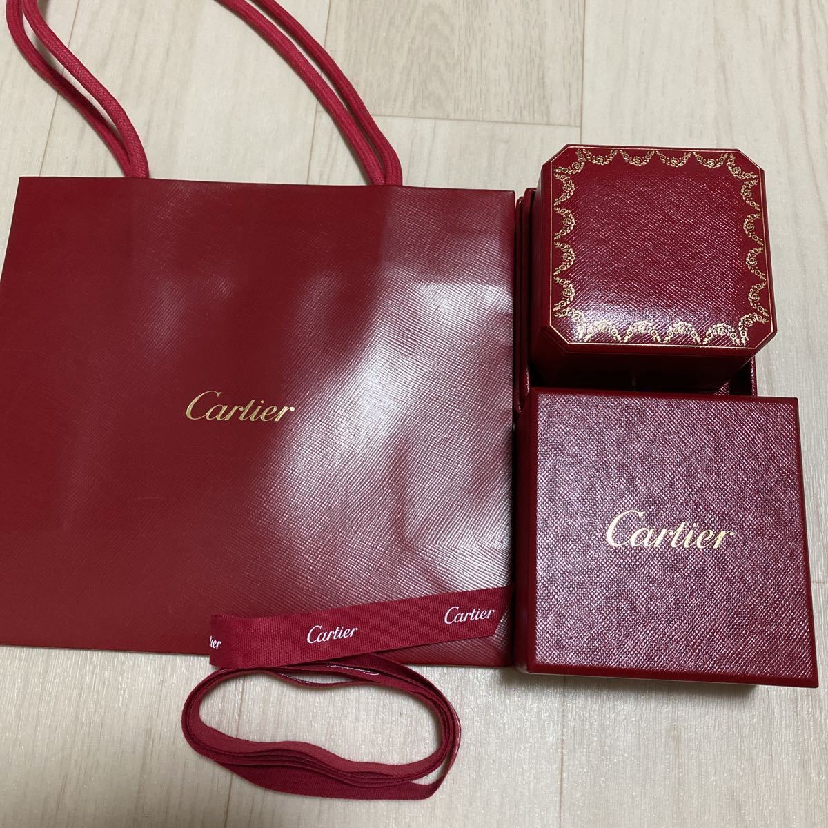 【空箱】カルティエ cartier リングケース　リングボックス　指輪ケース　箱　紙袋　リボン_画像1