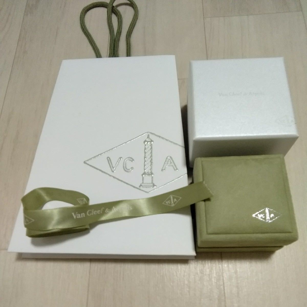 [Пустая коробка] Van Cleef &amp; Arpel van Cleef &amp; Arpels Кольцо кольцо коробка коробка коробка лента бумажное пакет