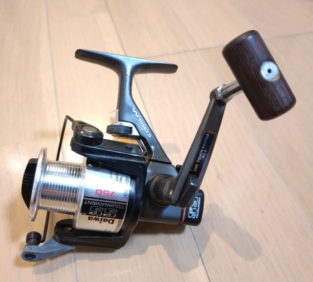 ダイワ ウィスカー トーナメント SS-750 DAIWA スピニングリール ダイワ ウィスカー トーナメント SS-750 DAIWA スピニングリール