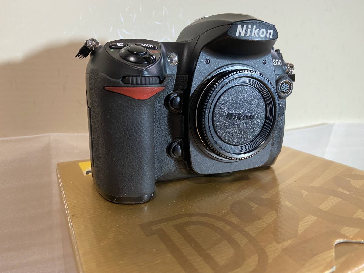 Nikon ニコン D200 マルチバッテリーパックMB-D200付き(ニコン)｜売買