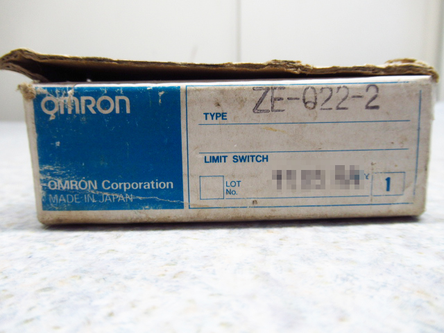 未使用品 OMRON オムロン ZE-Q22-2 リミットスイッチ 管理5C1121I-YP03_画像1