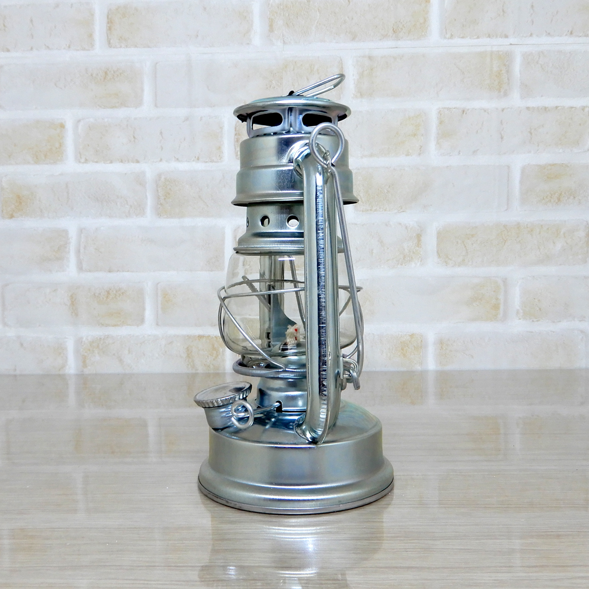 替芯2本付【送料無料】新品 Hurricane Oil mini Lantern - Silver 8 inch 【日本未発売】◇ハリケーンランタン シルバー 銀 ミニ 未使用