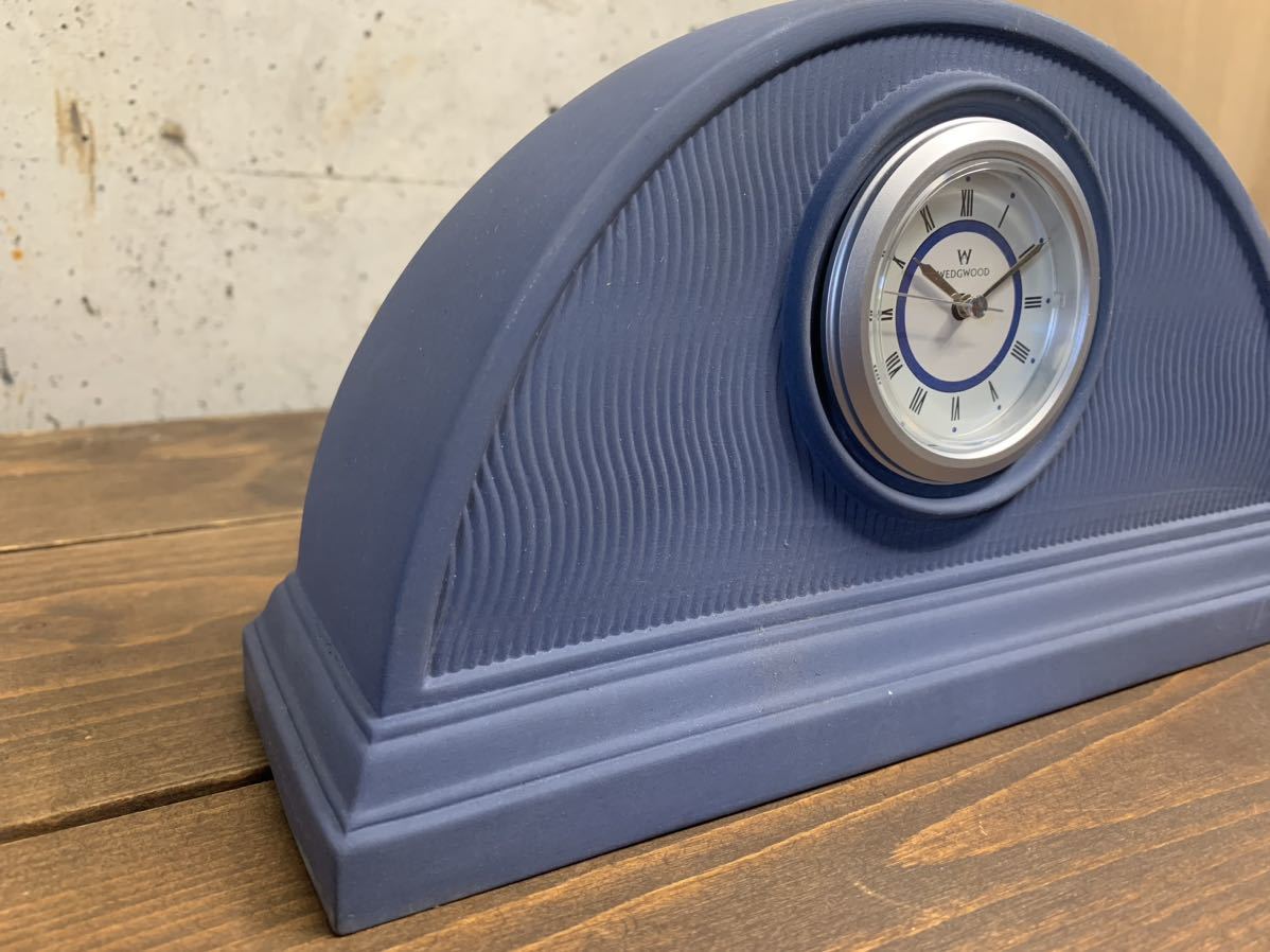 R69 ウェッジウッド 置き時計 インテリア クロック　陶器 アナログ 現状品 ブルー_画像4