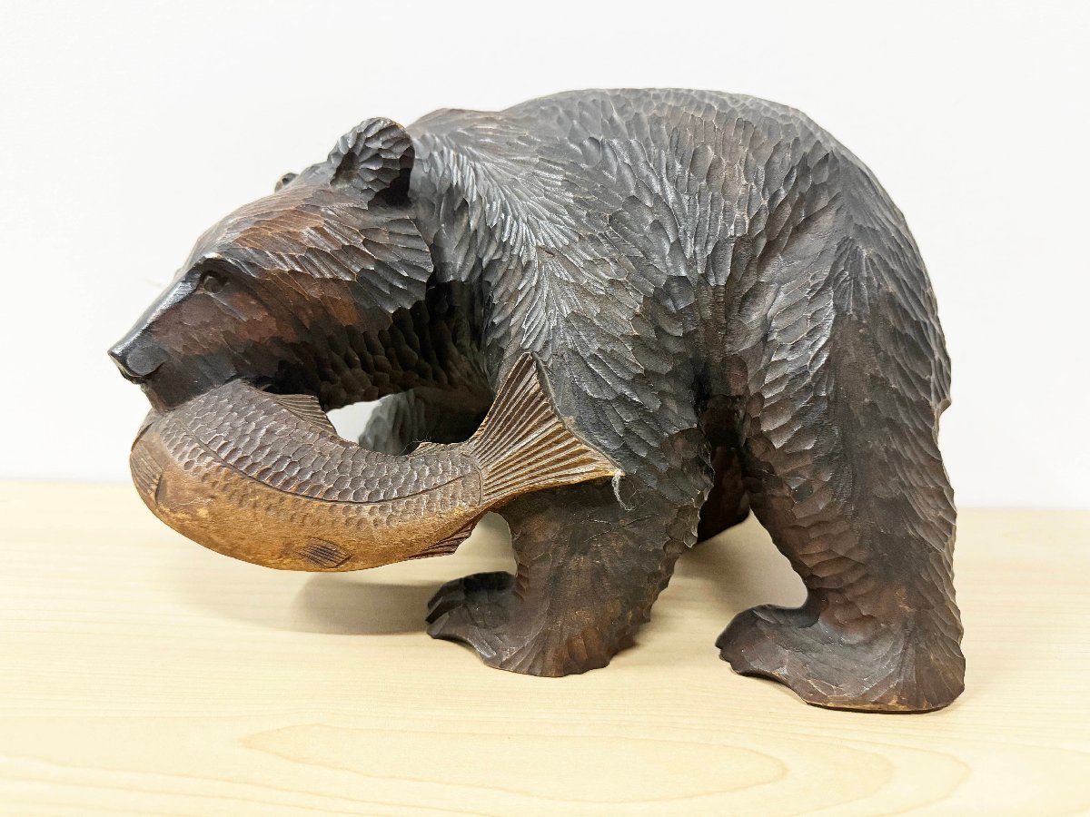 荒木作 木彫り 熊 鮭 置物 オブジェ アイヌ 天然木 伝統工芸品 民芸品 全長30cm 1961年 時代物 コレクション