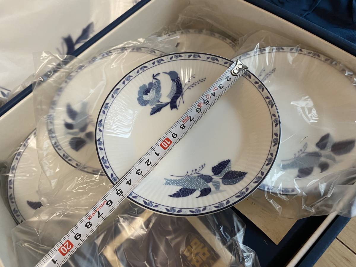  YUKIKO HANAI ベリーセット 大皿 小皿セット 鳥 お花 ブルー 中古未使用の画像8