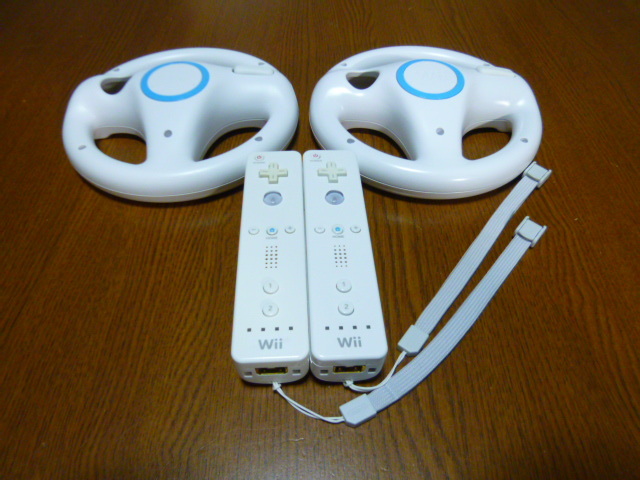HR040【即日配送 送料無料】Wii マリオカート ハンドル リモコン　ストラップ2個セット　ホワイト（動作良好 クリーニング済）任天堂 純正 _画像1