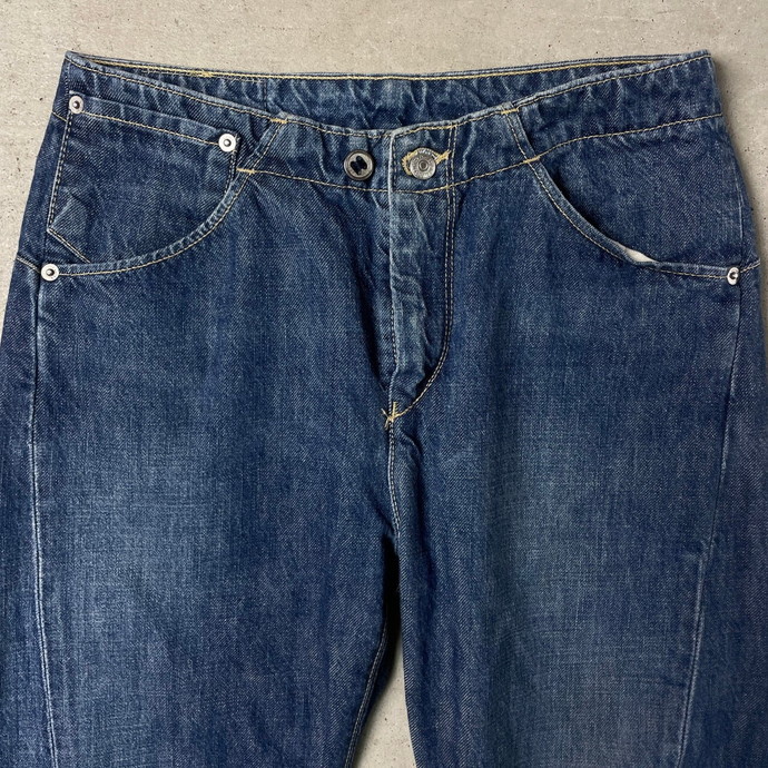 00年代 Levi's ユーロリーバイス ENGINEERED JEANS 立体裁断 変形デニムパンツ メンズW28 レディース_画像2