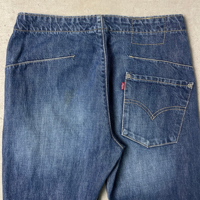 00年代 Levi's ユーロリーバイス ENGINEERED JEANS 立体裁断 変形デニムパンツ メンズW28 レディース_画像7