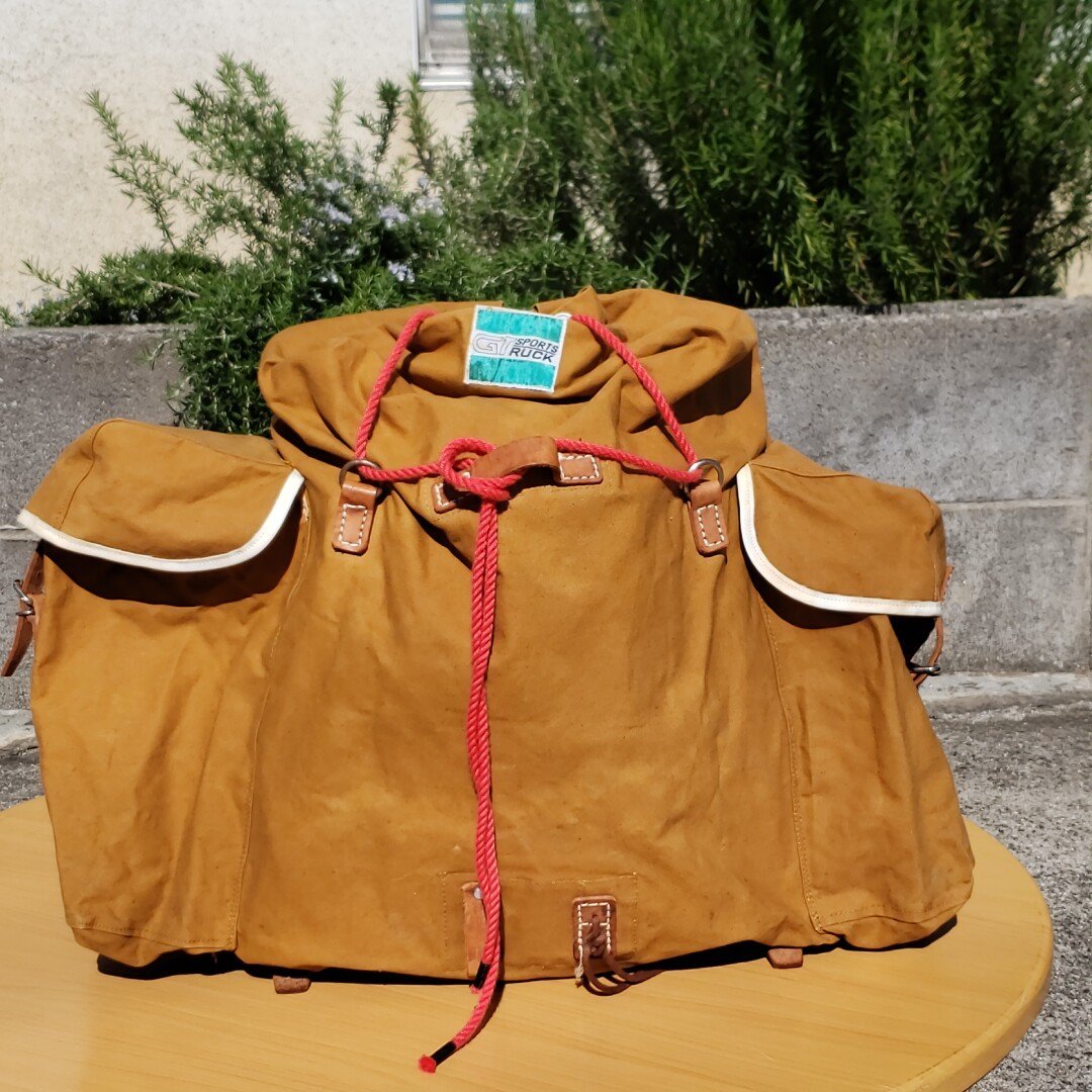 帆布 リュックサック 登山用品 登山リュック 山菜採り 大容量 70L? 宿泊学習 合宿 キスリングザッグ 美品 レザー 革【80z214】_画像2