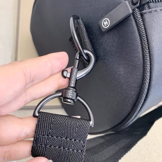 【未使用】 シャネル ノベルティ 非売品 CHANEL 旅行バッグ ボストンバッグ ショルダー付き 1泊 2泊 大容量 メンズ レディース ブラック_画像8