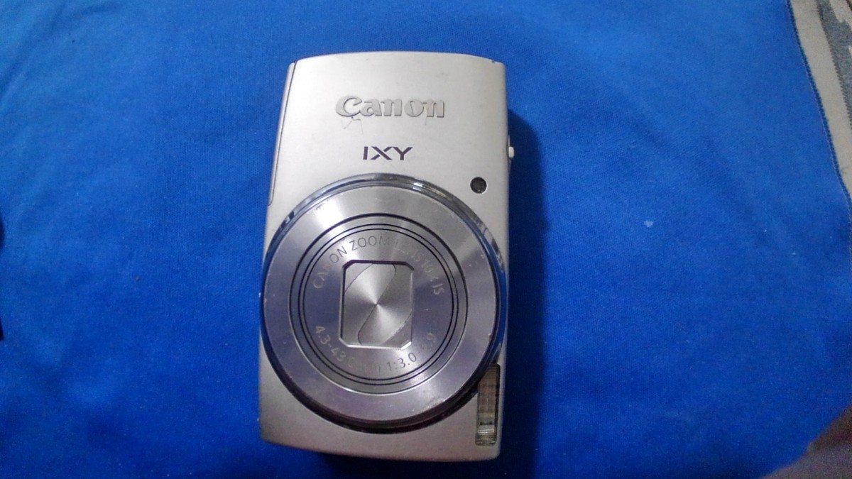 ☆　Canon キヤノン　IXY 140 コンパクトデジタルカメラ　中古品　充電池　充電器　メモリーカード付き　☆_画像2