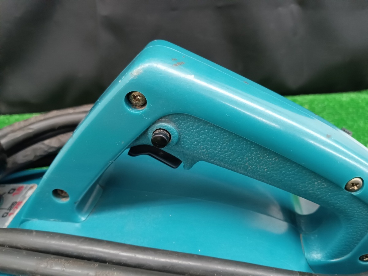 中古品 makita マキタ 110mm 電気 カンナ 1911B 本体のみ_画像5