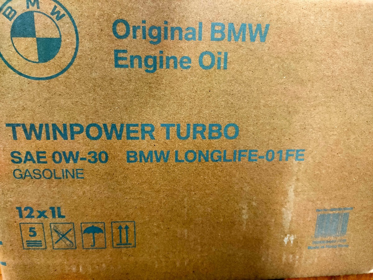 BMW MINI純正 正規品 ガソリン車用 エンジンオイル新品 0W-30　12本 LL-01FE+ 83215A7EDA5 _画像3