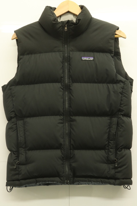 patagonia メンズダウンベスト S FITZ ROY DOWN VEST patagonia S 黒 ブラック ロゴ【中古】_画像1