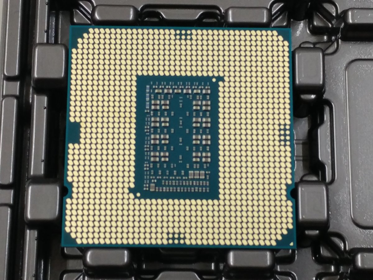 Intel Xeon E-2378 2.6GHz 8コア プロセッサー 8C/16T 8GT/s 16M キャッシュ Turbo (65W) 3200 MT/s FCLGA1200 残1_画像2